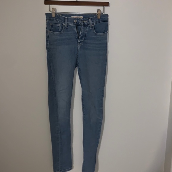 Blue skinny Levi’s jeans - Picture 1 of 5